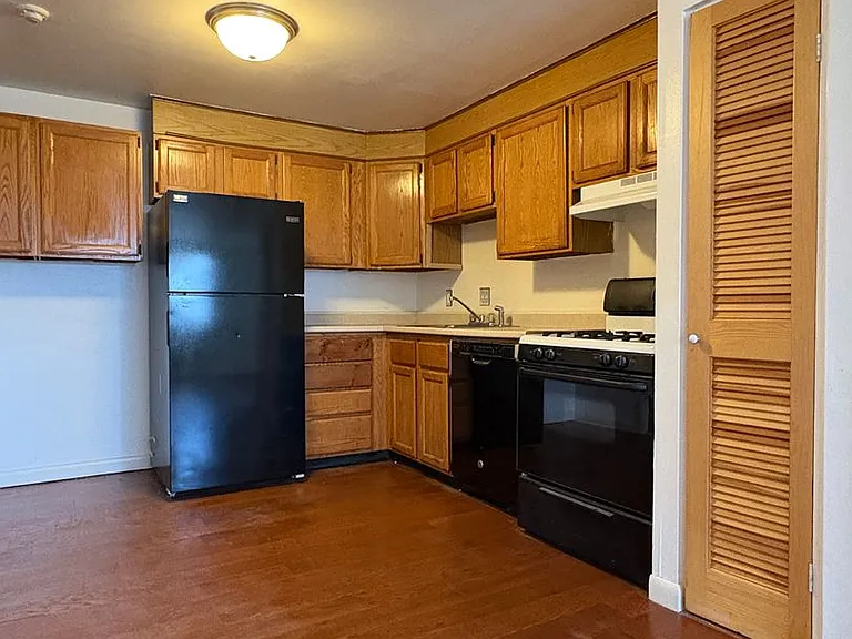 351 Hildreth St #11 — Photo 3