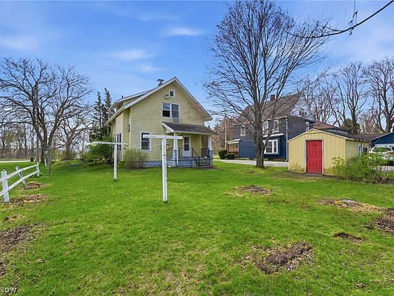 3rd image of 284 W Main Rd