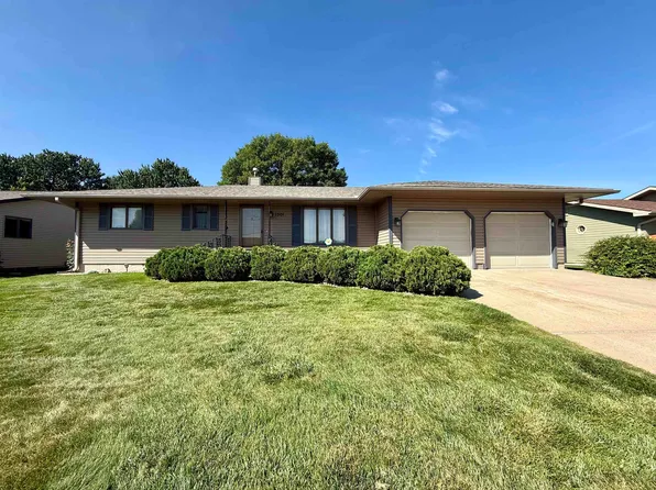 1501 Apache Ave, Hastings, NE 68901