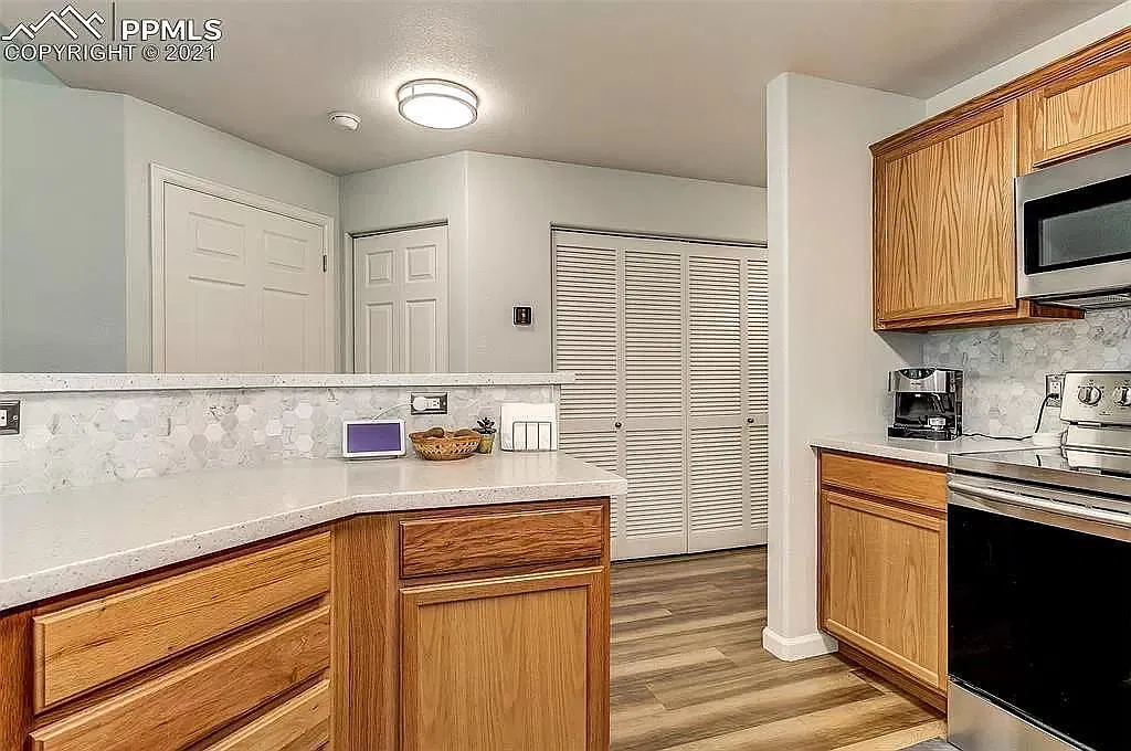 3765 Hartsock Ln — Photo 3