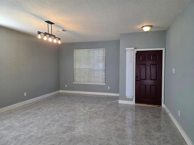 9526 Heflin Colony Dr — Photo 4