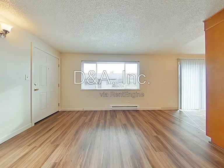 2201 NW Grant Ave #7 — Photo 2