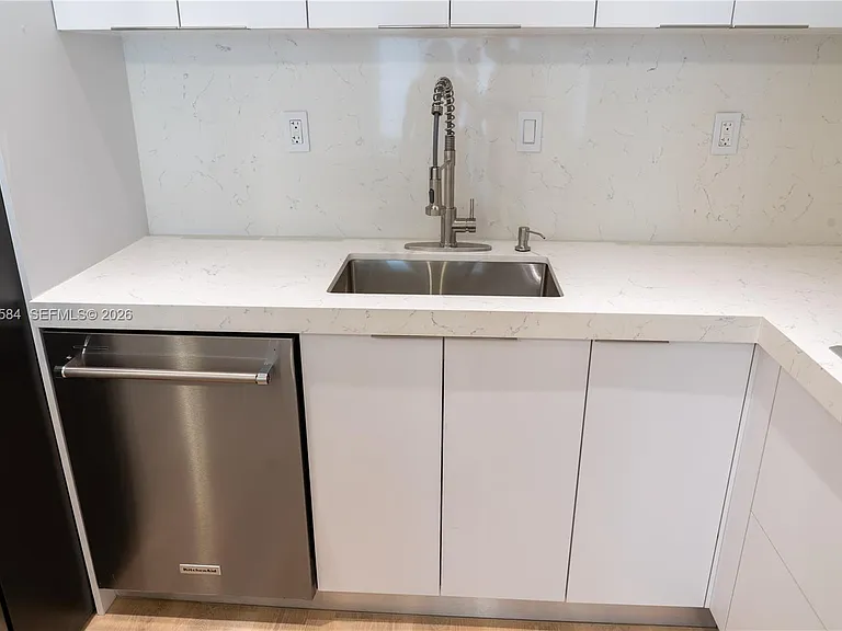 19390 Collins Ave #24-PH — Photo 10