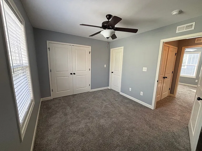 221 Wardlaw St — Photo 2