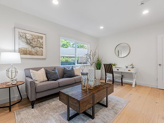 5th image of 2297A Saint Francis Dr