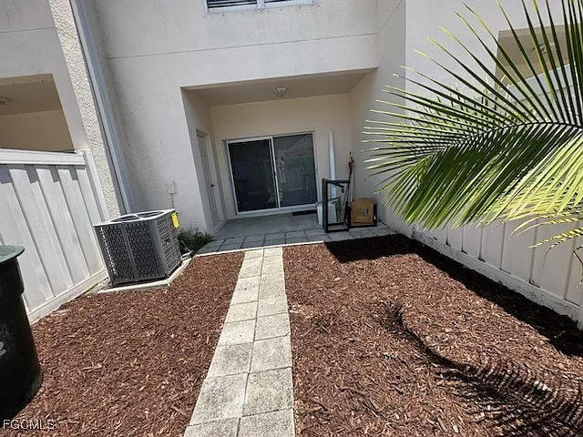3627 Pine Oak Cir #102 — Photo 4