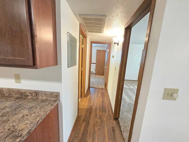Pebble Creek Apartments — Photo 12