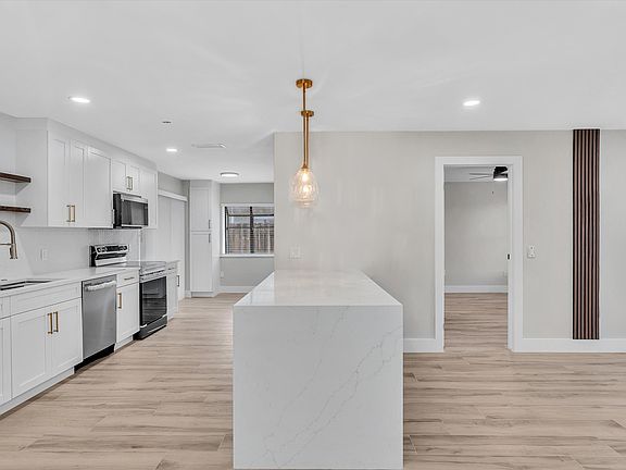 5th image of 10691 NW 28th St