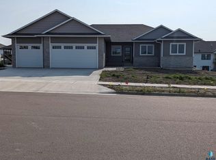 2808 S Faith Ave, Sioux Falls, SD 57110