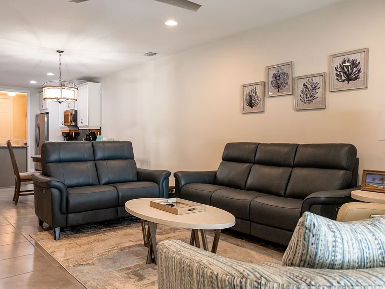 14888 Edgewater Cir — Photo 4