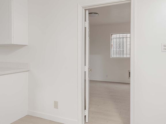 5th image of 6613 Crenshaw Blvd #6613