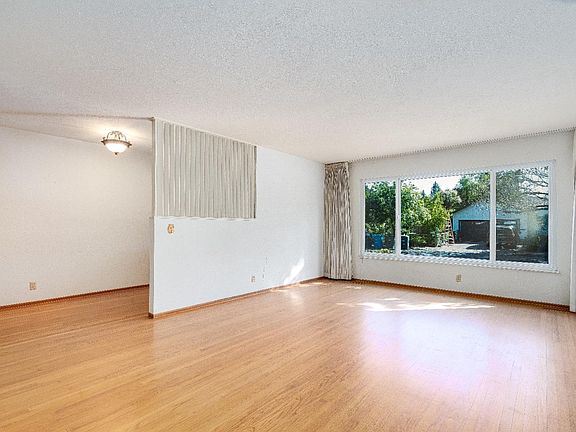 5th image of 2445 Melbrook Way