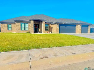 1106 Leslie Ln, Roswell, NM 88201