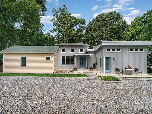 3rd image of 4879 Shady Meadow Ln