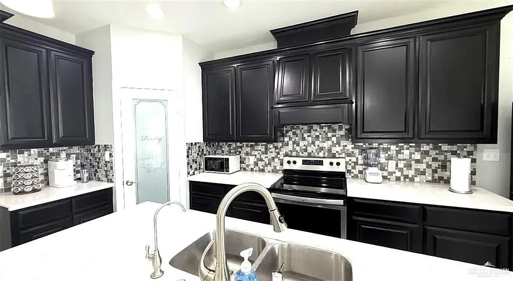4 bed, 1591 sqft, $1,700 — Photo 3