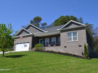 6024 Whisper Ridge Ln, Corryton, TN 37721