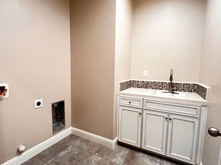 1821 W Corvina Ave — Photo 17