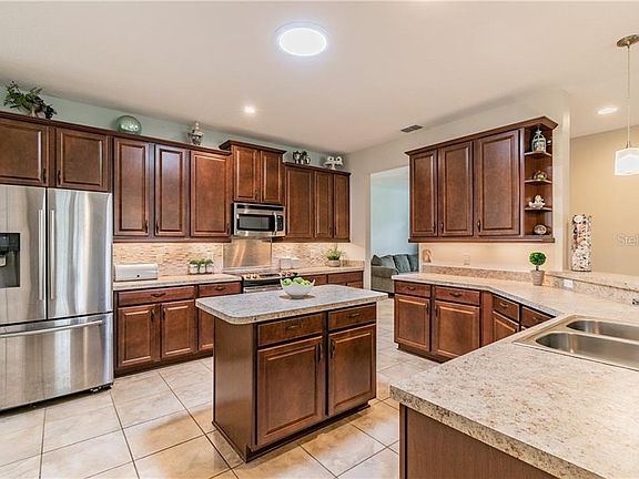 2nd image of 3248 Spicer Ave