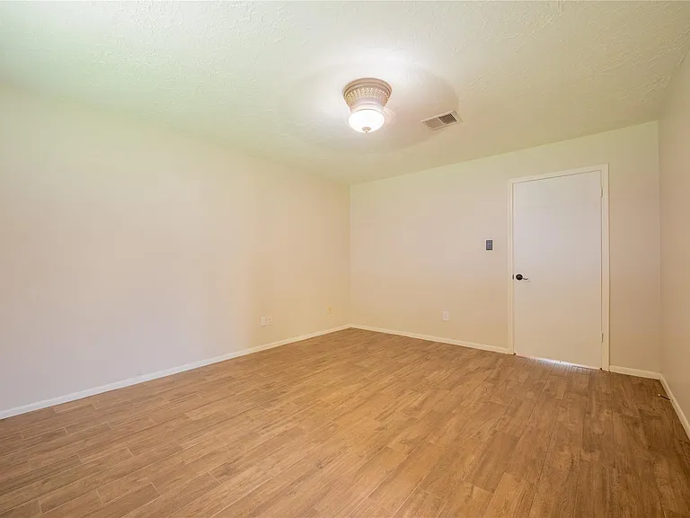 9202 Benning Dr — Photo 34