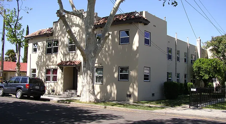 333 W 9th St — Photo 2