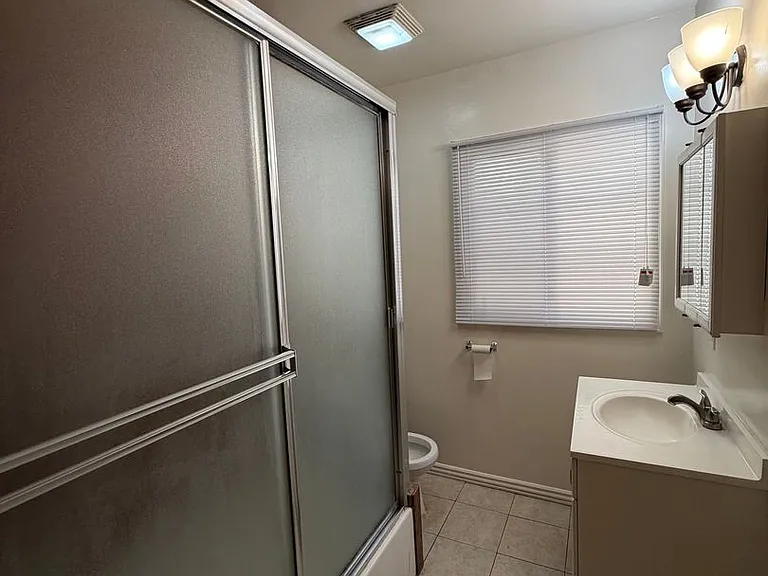827Oxfo — Photo 16