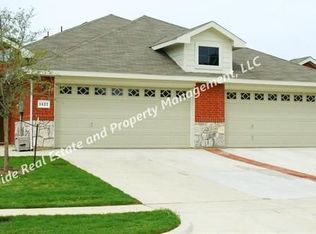 1422 Piedmont Dr, Mansfield, TX 76063