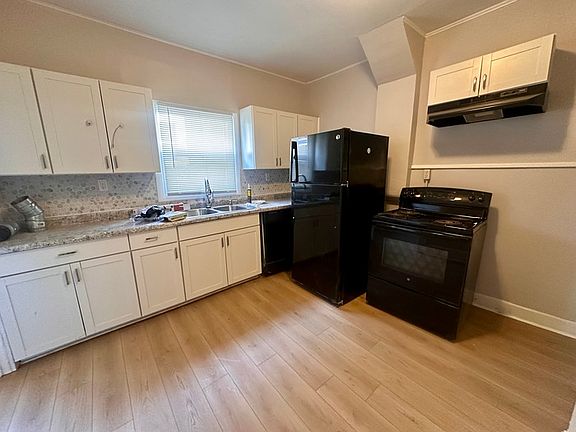 5th image of 323 N Gladstone Ave