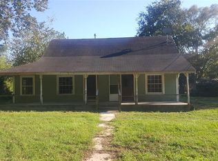 203 W Powell St, Willis, TX 77378