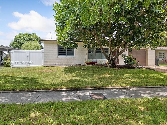 2nd image of 1433 NE 17th Way