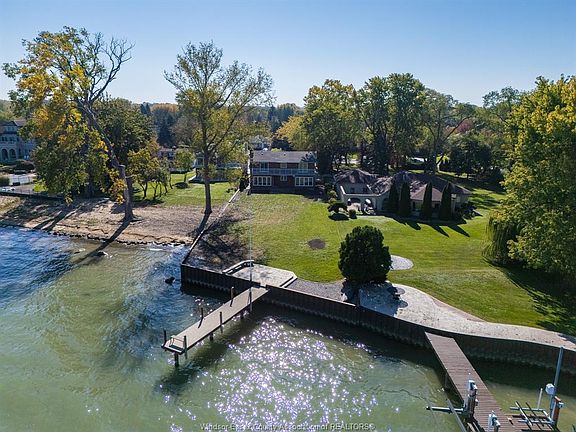 2nd image of 13594 Riverside Dr E