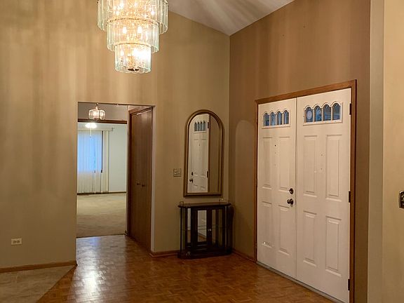 4th image of 302 Waterford Dr