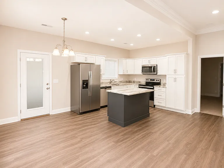 547 Southern Cross Dr — Photo 3