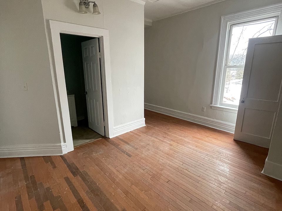 2nd image of 144 Prospect St Unit 1