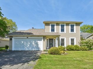 335 Farmhill Cir, Wauconda, IL 60084