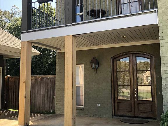 3rd image of 314 N Village Dr