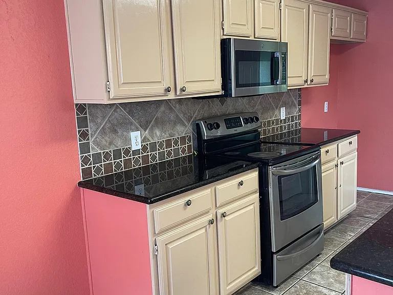 8617 Sabinas Trl — Photo 21