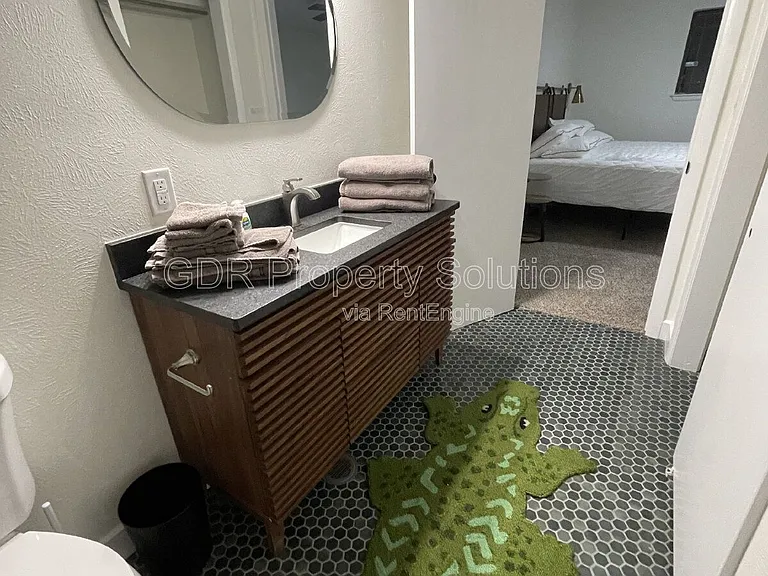 520 Ortiz Dr NE — Photo 25