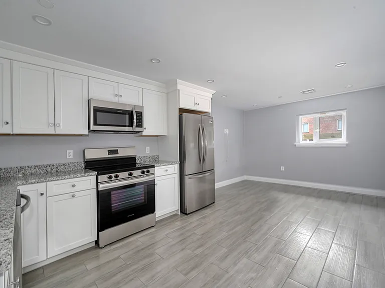 245 Elm St #1 — Photo 2