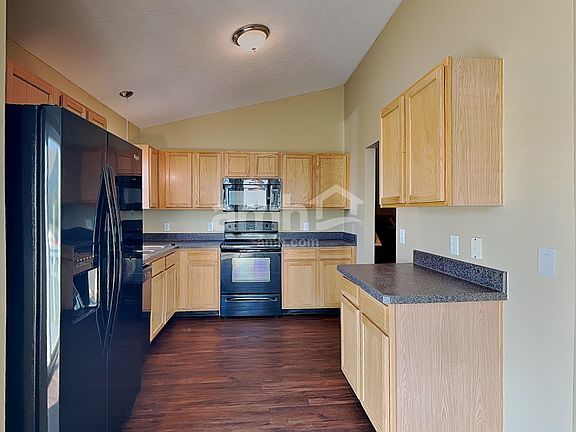 3rd image of 818 Bent Oak Dr