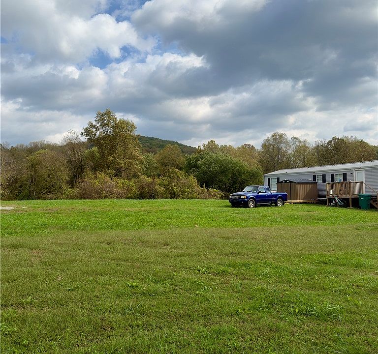 1st image of 141/1420/1422 Strawberry Rd
