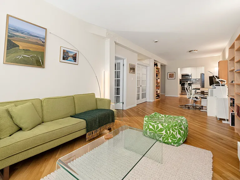 452 W 19th St #2C — Photo 3