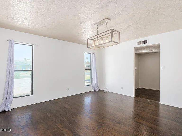 855 E Viola St — Photo 43