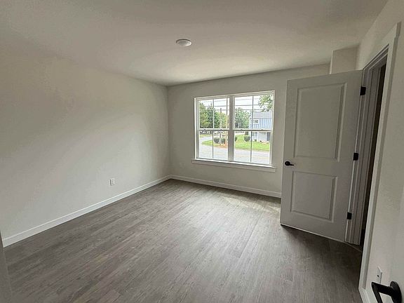 5th image of 1050-1052 5th St NE #178