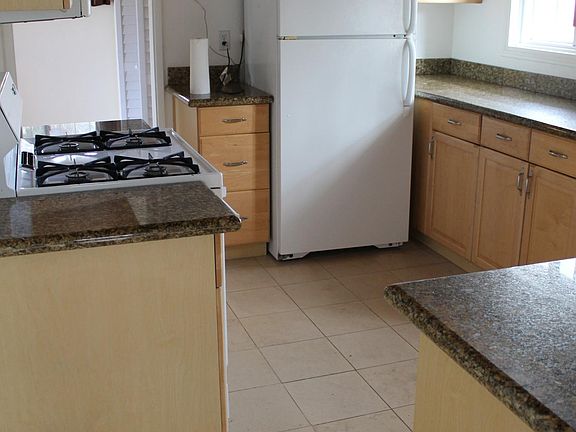 5th image of 1665 La Playa Ave