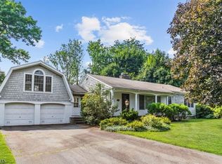 87 Green Knolls Dr, Wayne, NJ 07470