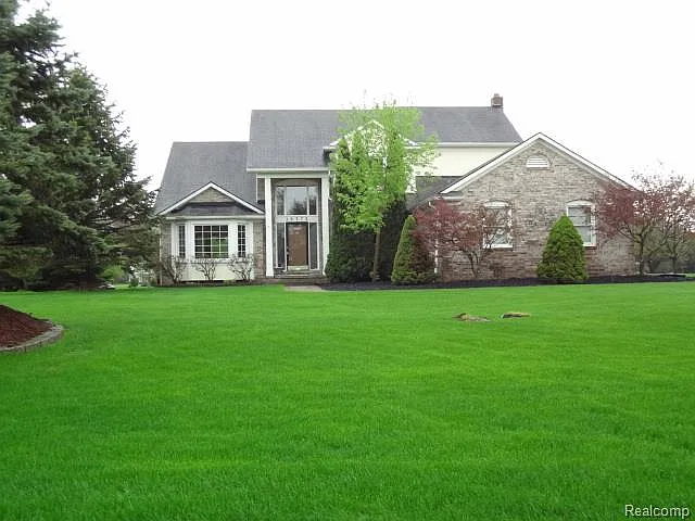10372 Spring Grv photo 1