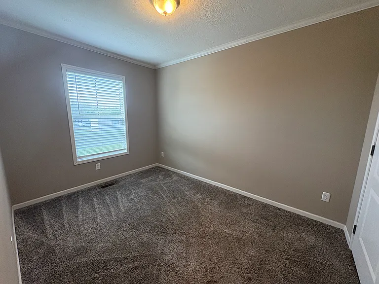 Green River Lake Commons — Photo 31