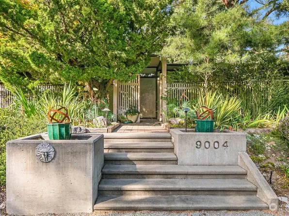 9004 SE 61st Street, Mercer Island, WA 98040