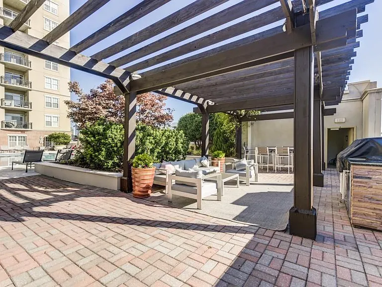 325 E Paces Ferry Rd NE #1410 — Photo 18