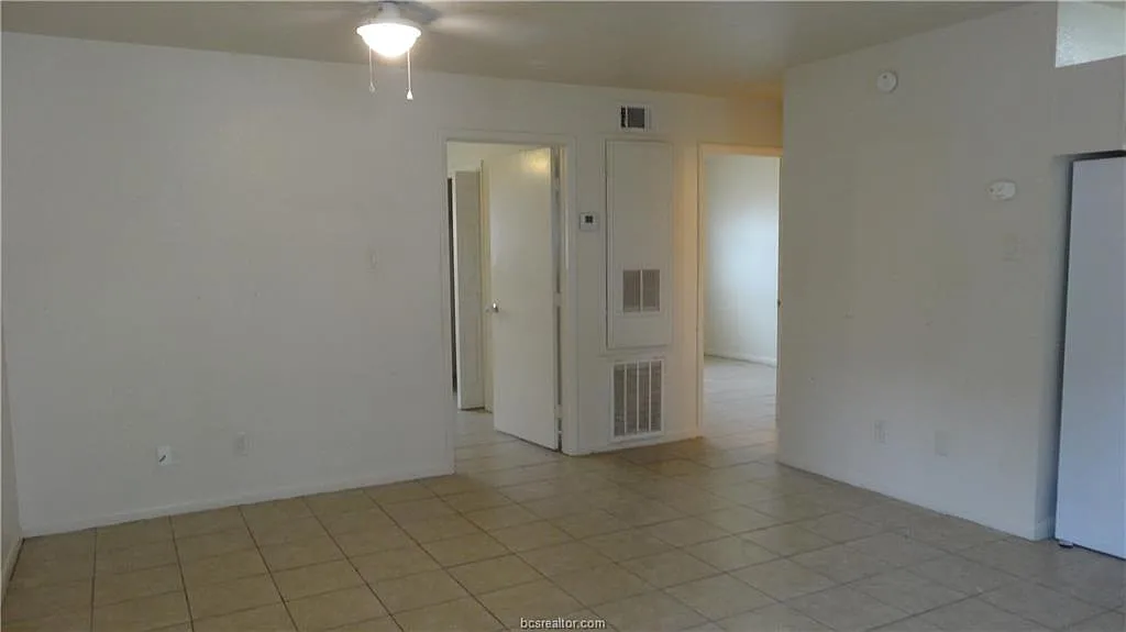 510 Avondale - 14 — Photo 4